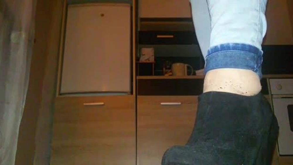 Kauf dir meine getragenen Schuhe