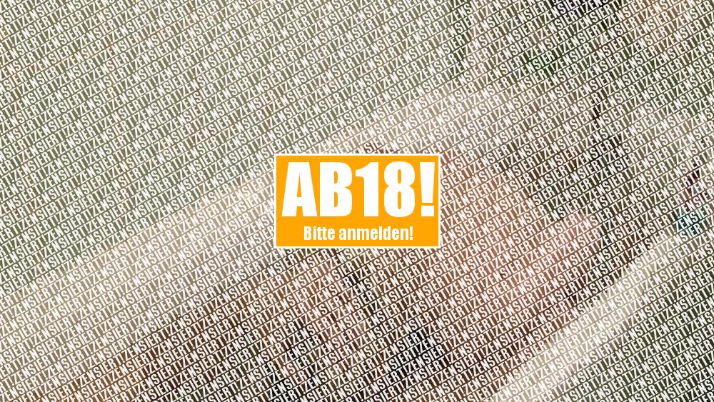 Blowjob in der Badewanne unter Wasser