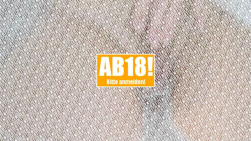 Behaarte Fotze mit Kitzlermassage beim baden