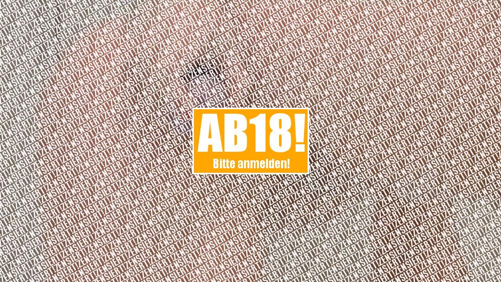 Arschfotze eingeschäumt und hart durchvibriert!!