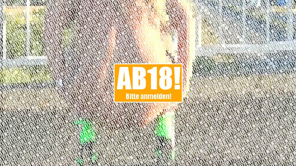 Public-Nackt auf einer Autobahnbrücke abgepisst!