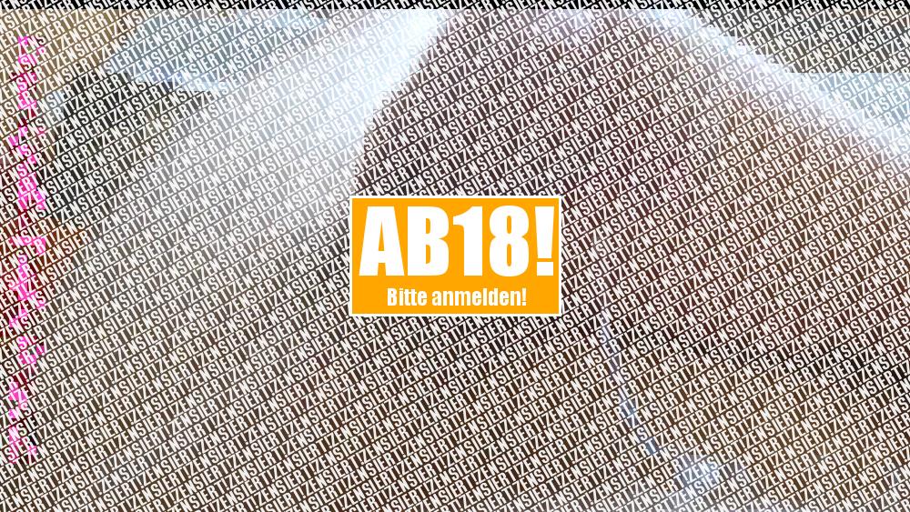Abspritzen mit Vibrator im Arsch