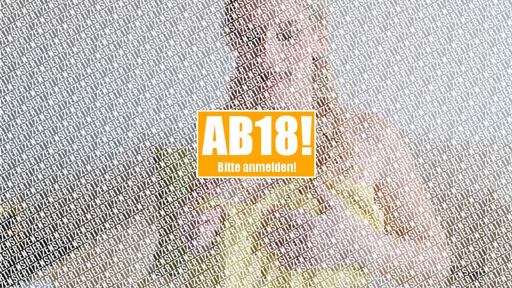 Frisch aus der Wanne und dann Anal mit Dildo gefickt