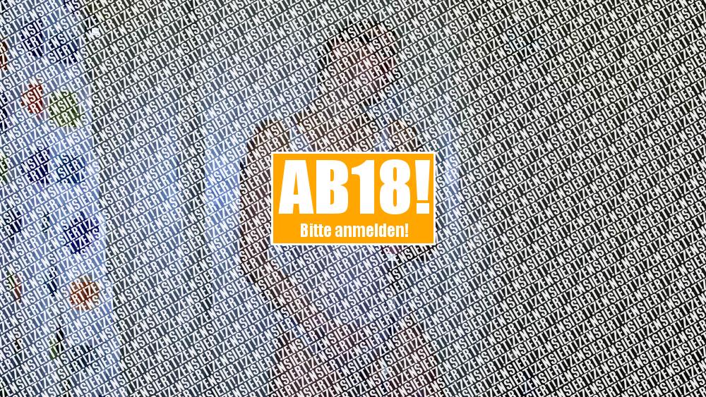 Wet-Lokk im Slip und T-Shirt