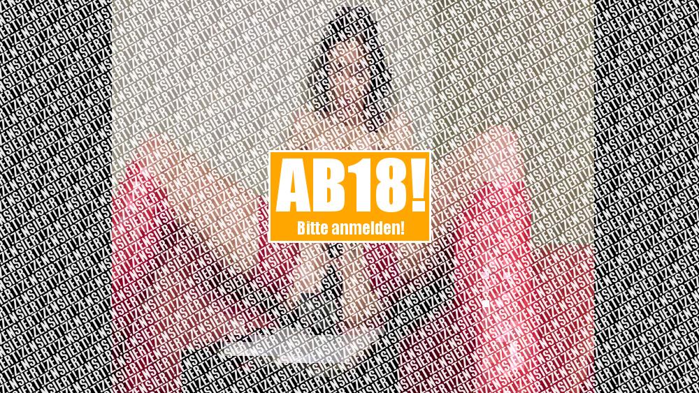 Ich ficke meinen Dildo und lass mir geil auf die Titten pissen!