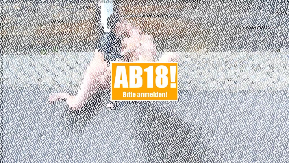 Nackte Weiber Pissen am Parkplatz