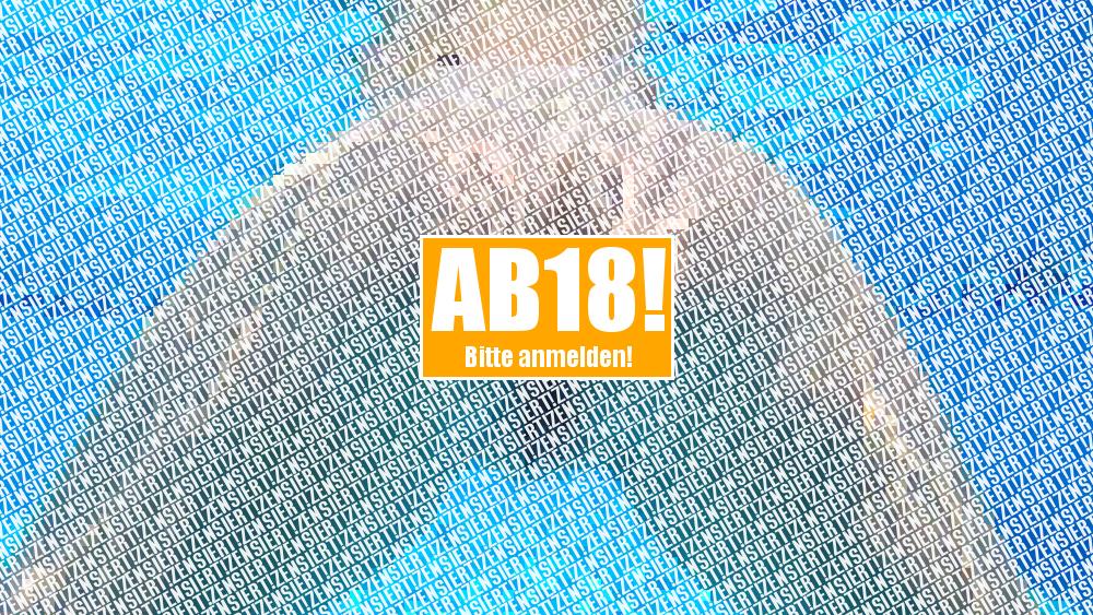 Nackt im Pool NEU