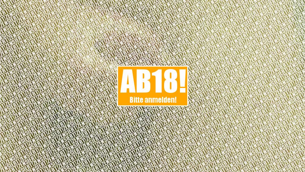 Im Bad beim Abwichsen