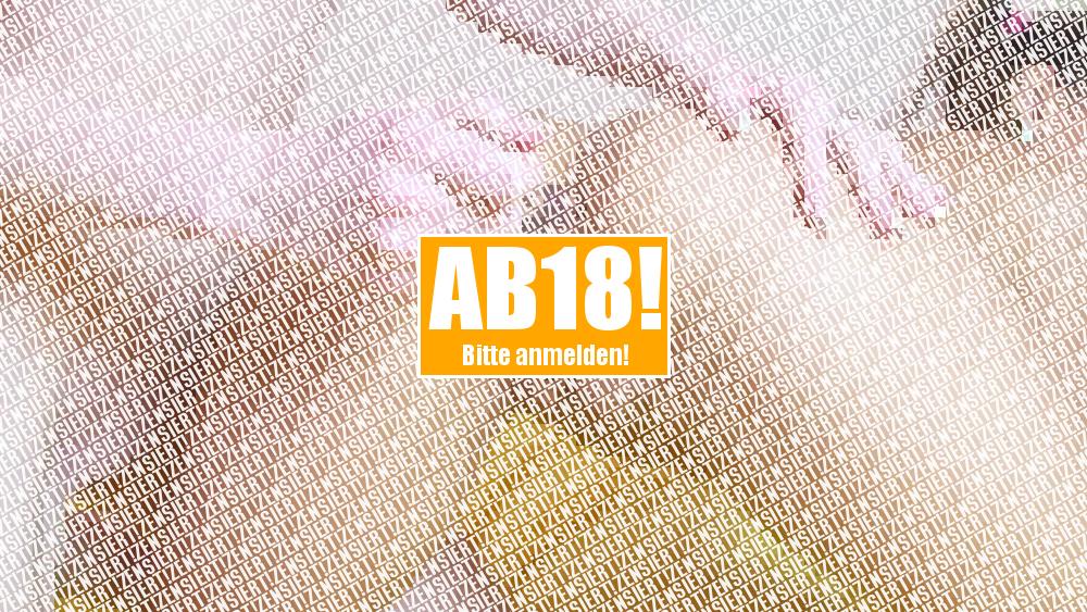 Abwechselnd den Dildo im Hintern