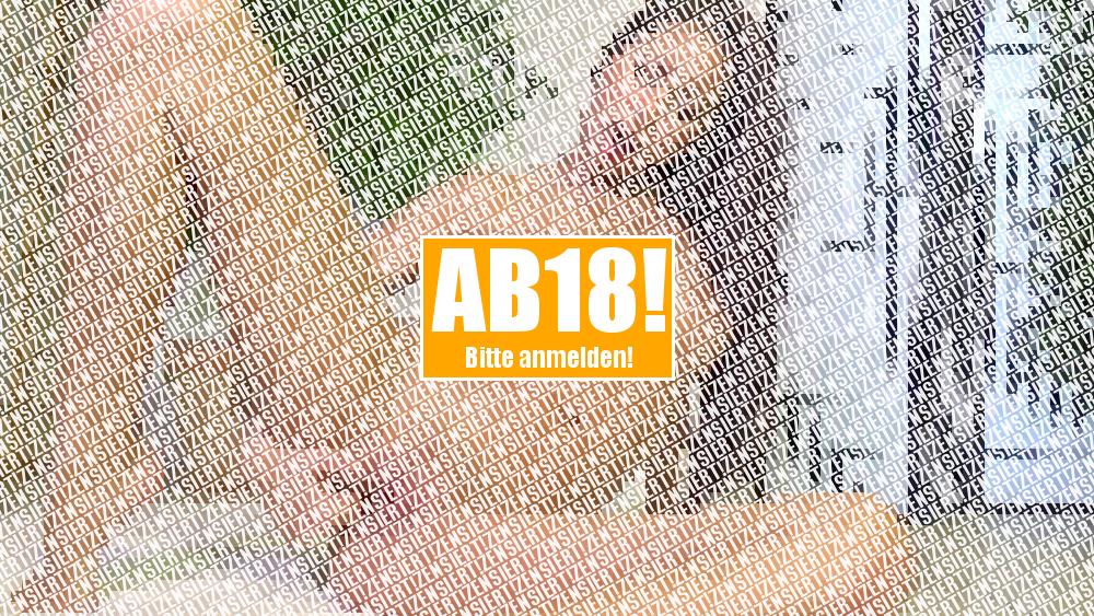Ein kleiner Asia Teen beim Wichsen