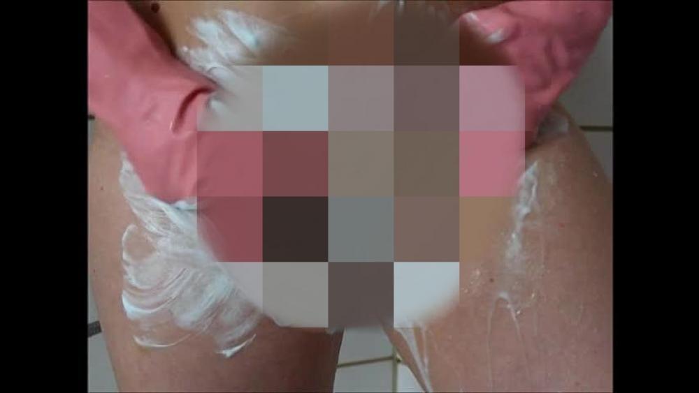 Sexy Girl unter der Dusche