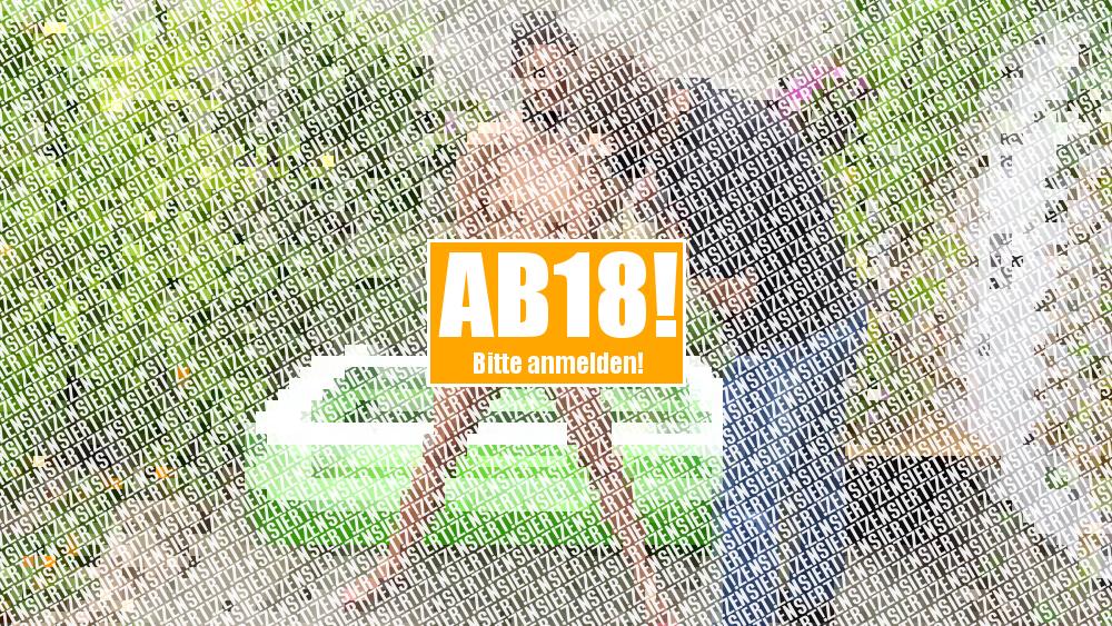 Zum pissen an der Kette geführt