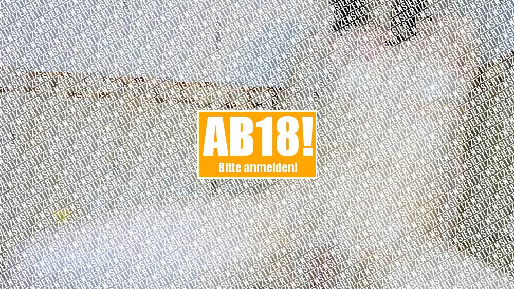 Nackt in der Badewanne