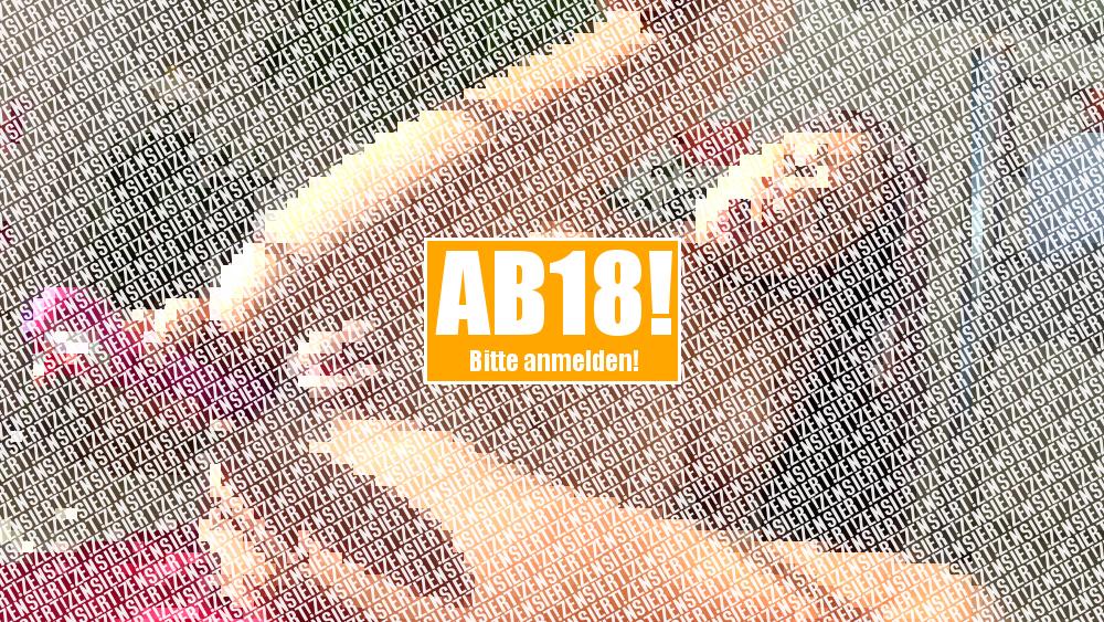 Dildo im Arsch, geil!