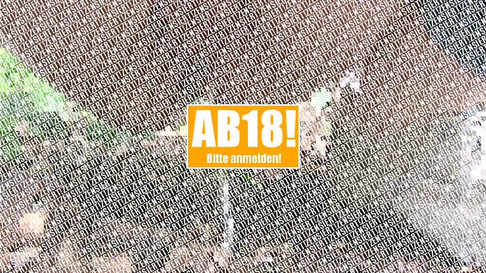 Oben ohne Pipi auf dem Waldparkplatz!