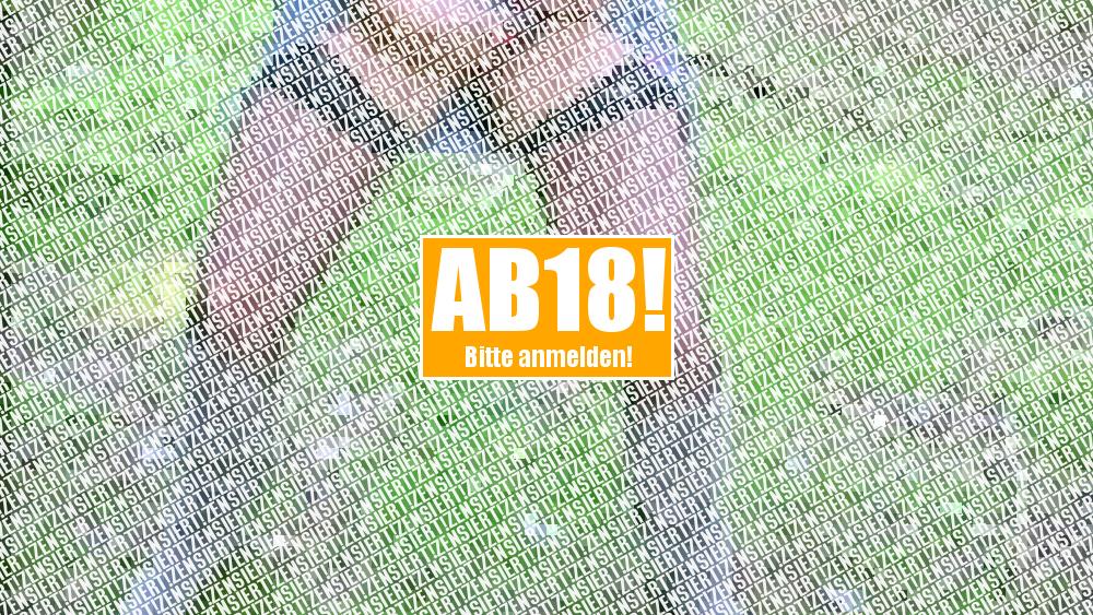 Ich pisse outdoor in stiefeln und schwarzen Halterlosen