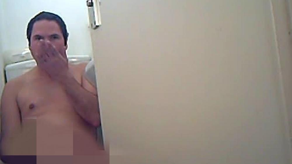 Wichsen auf dem WC-Sitz
