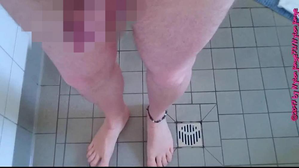 Füße anpissen ** Natursekt Fun **