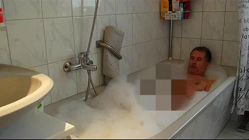 NS-Spielchen in der Badewanne