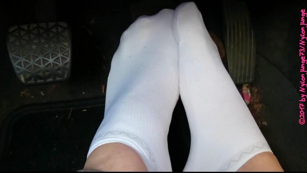 Weiße Sneaker Socken im Auto ** Pedal Pumping **