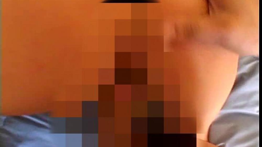 Naives Teenygirl gefickt und Pussy besamt…