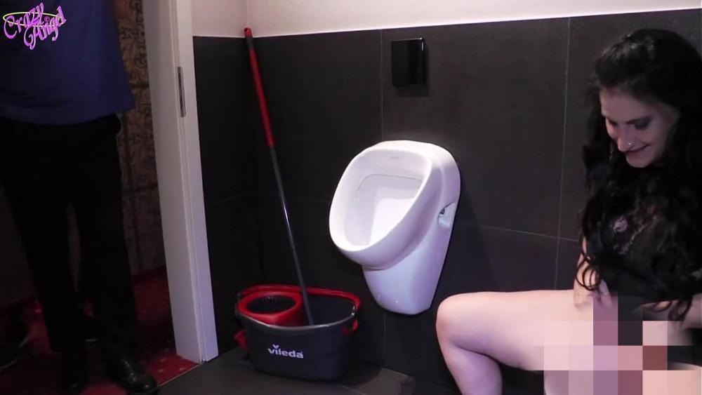 Spontaner witziger Public-Party-Piss!