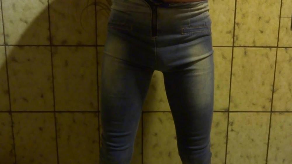 Jeans Piss