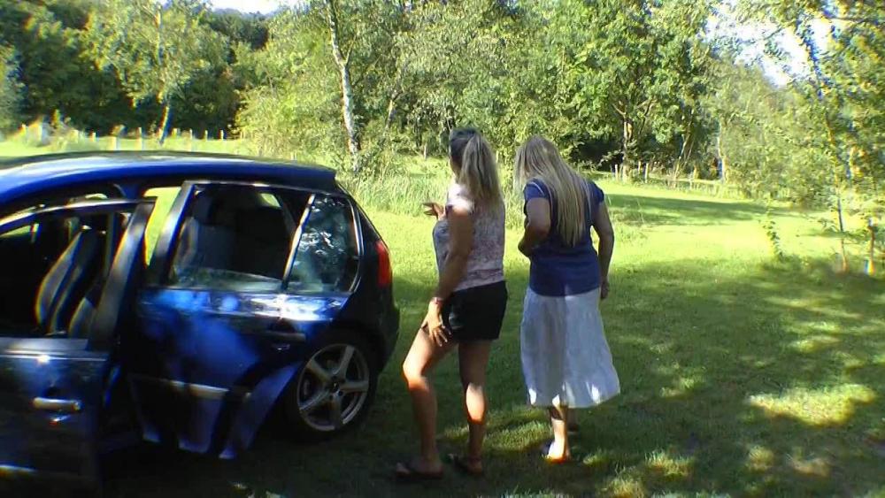 Rauchen und Extrem Pissen Outdoor