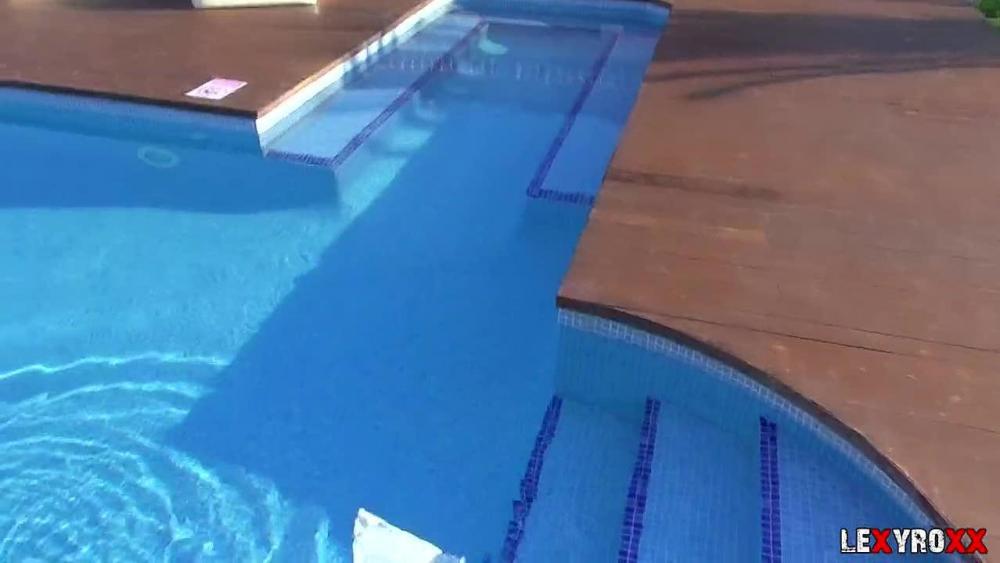 vom Poolboy besamt !