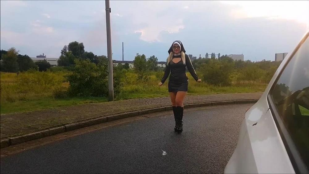 Spermageile Wetlook Nonne!