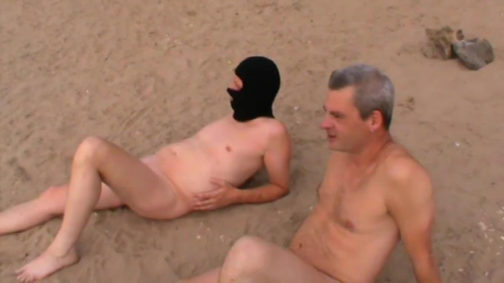 Zwei Biker am Rhein vollgepisst ! !