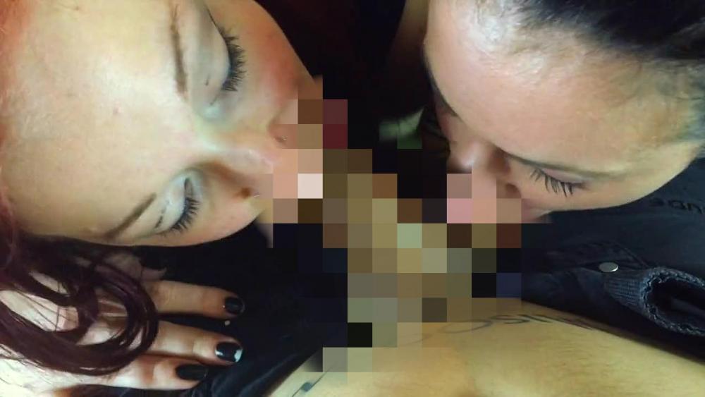 Blowjob von zwei Girls – Teil 1