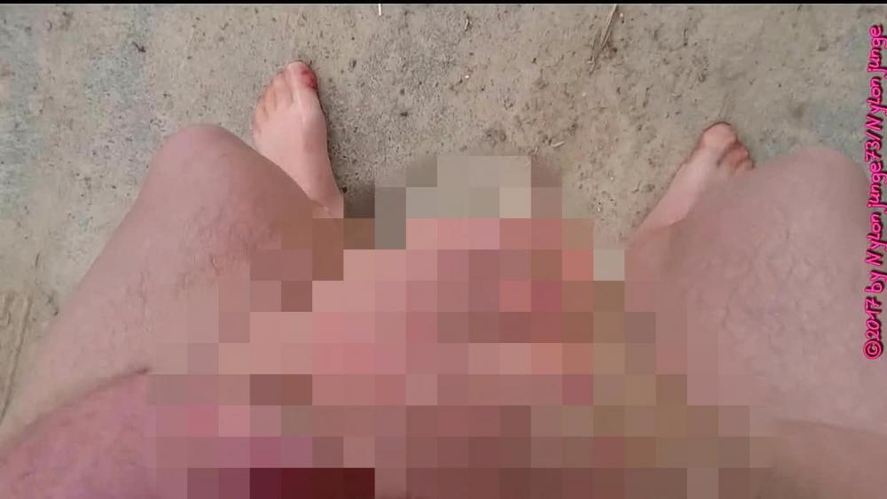 Outdoor CUM in Strumpfhose