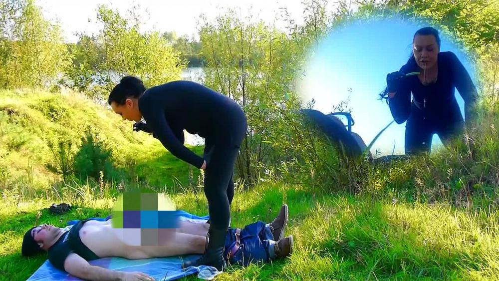 Vomit – Draußen vollgekotzt