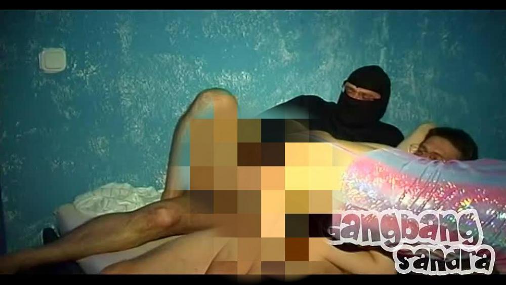 swinger club….