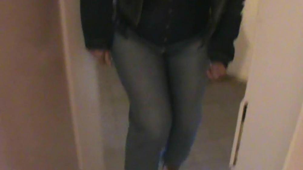 Klo besetzt, in Küche durch meine Jeans gepisst ! !