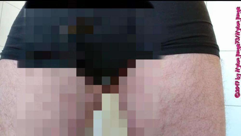 Nasse Unterhose ** Einpissen **