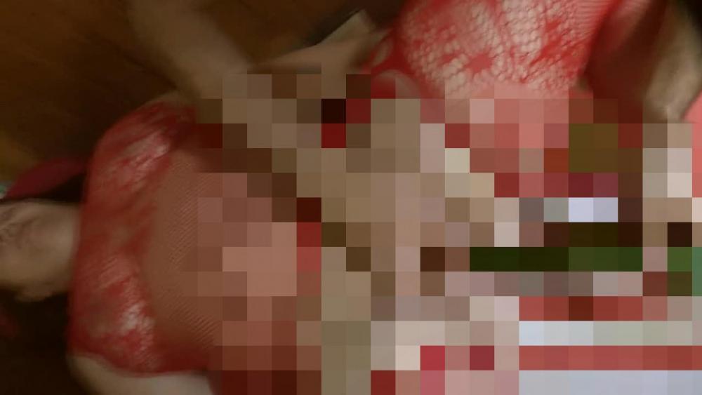Weihnachtsvideo 13 – Boy fickt mich mit Gurke 1