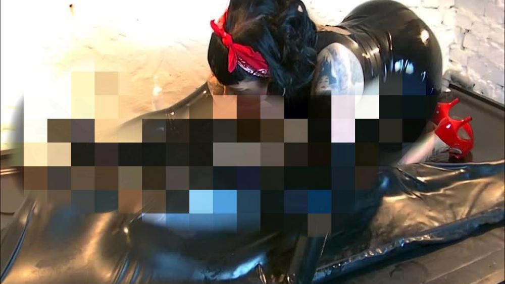 The Kinky Rubber Domme