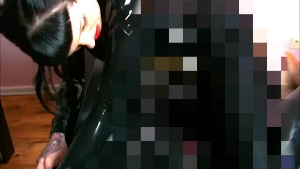 Golden Shower Humiliation in Latex