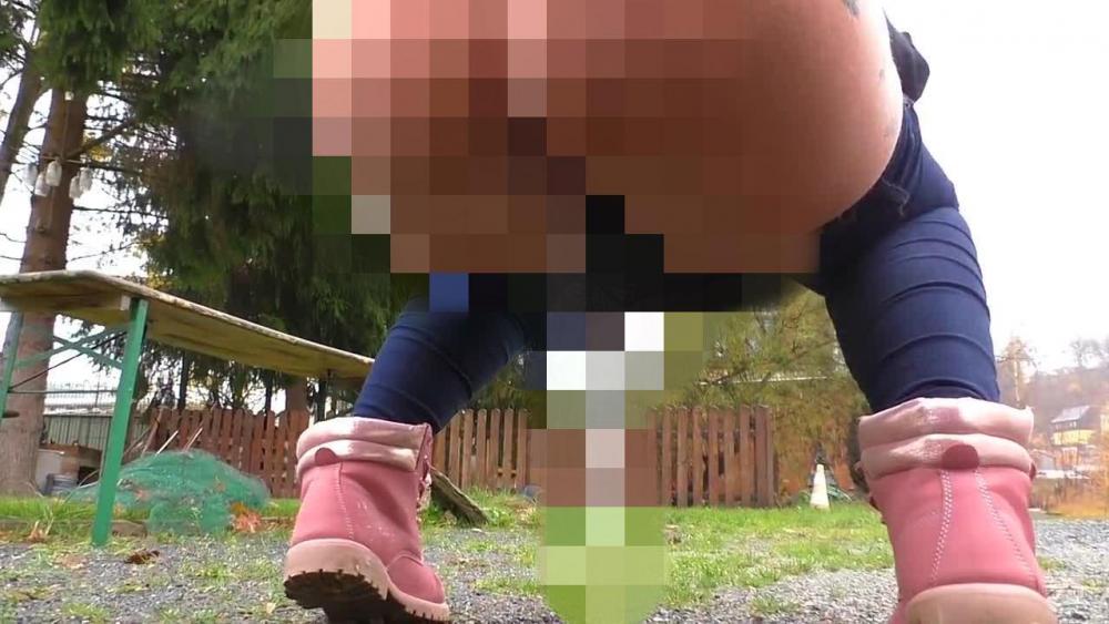 Outdoor – einfach geil gepisst !