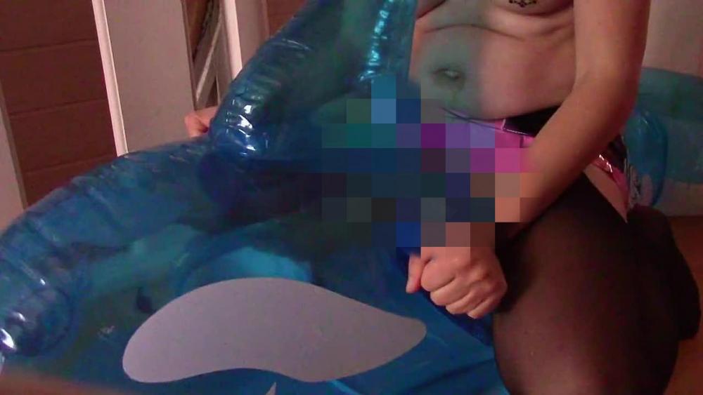 Ich reite auf dem Delfin