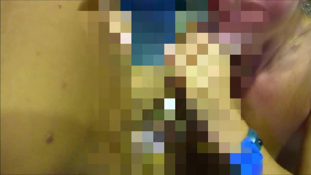 Blowjob, Fick und Creampie in der Umkleide