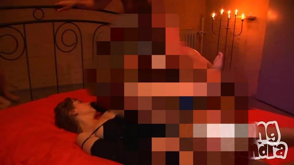 sahnemäulchen wird ausgeleckt