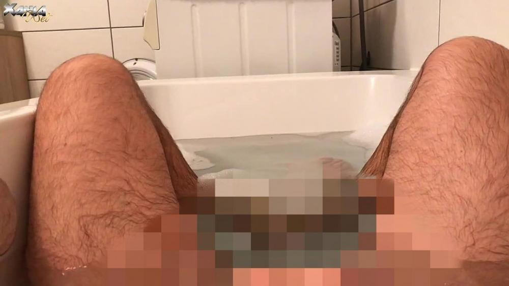 Dreist in die Wanne gepisst! Natursekt als Badezusatz!