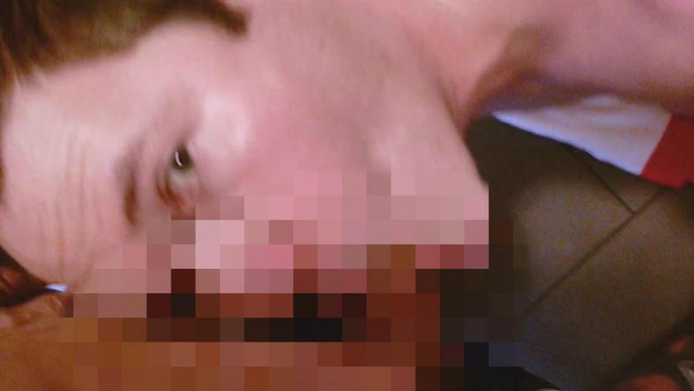Blasen und Eier lecken in der Umkleidekabine