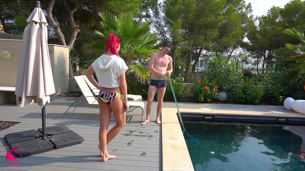 Die Poolboy Story. Im Urlaub ohne Gummi gefickt