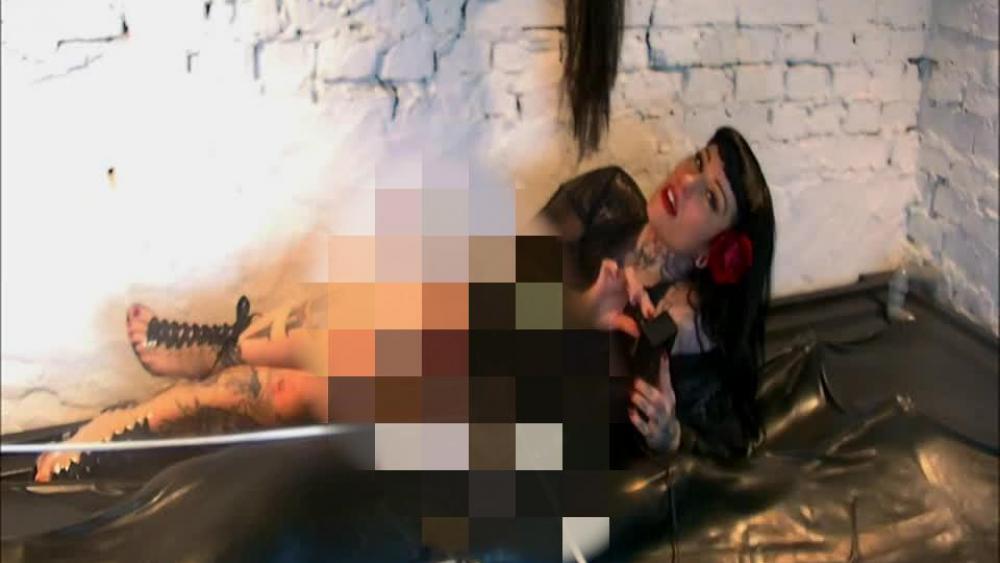 Post Cum Torture Story 1/2 – Eine Nacht im Vakuumbett an der Melkmaschine