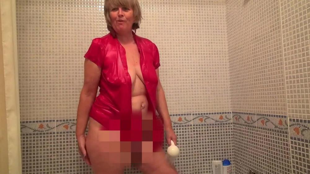 Blusenlust unter der Dusche
