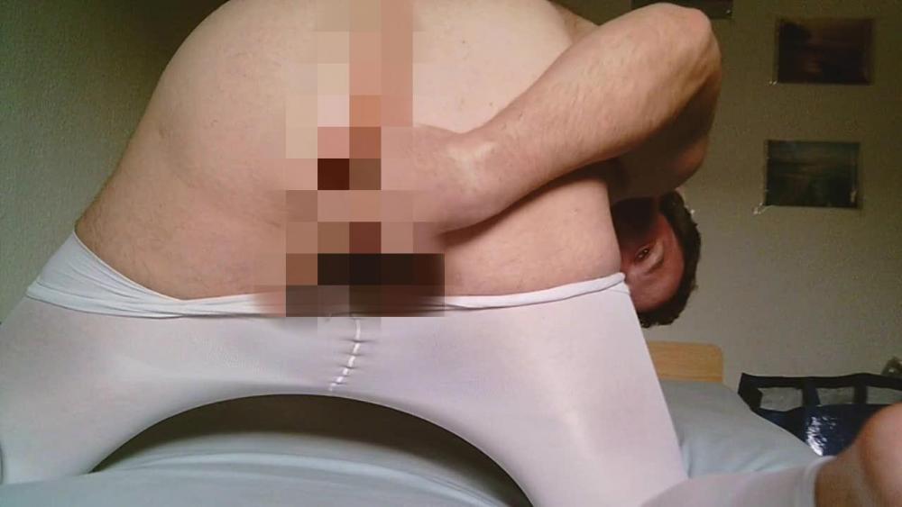 Fingerfick in weissen Nylons